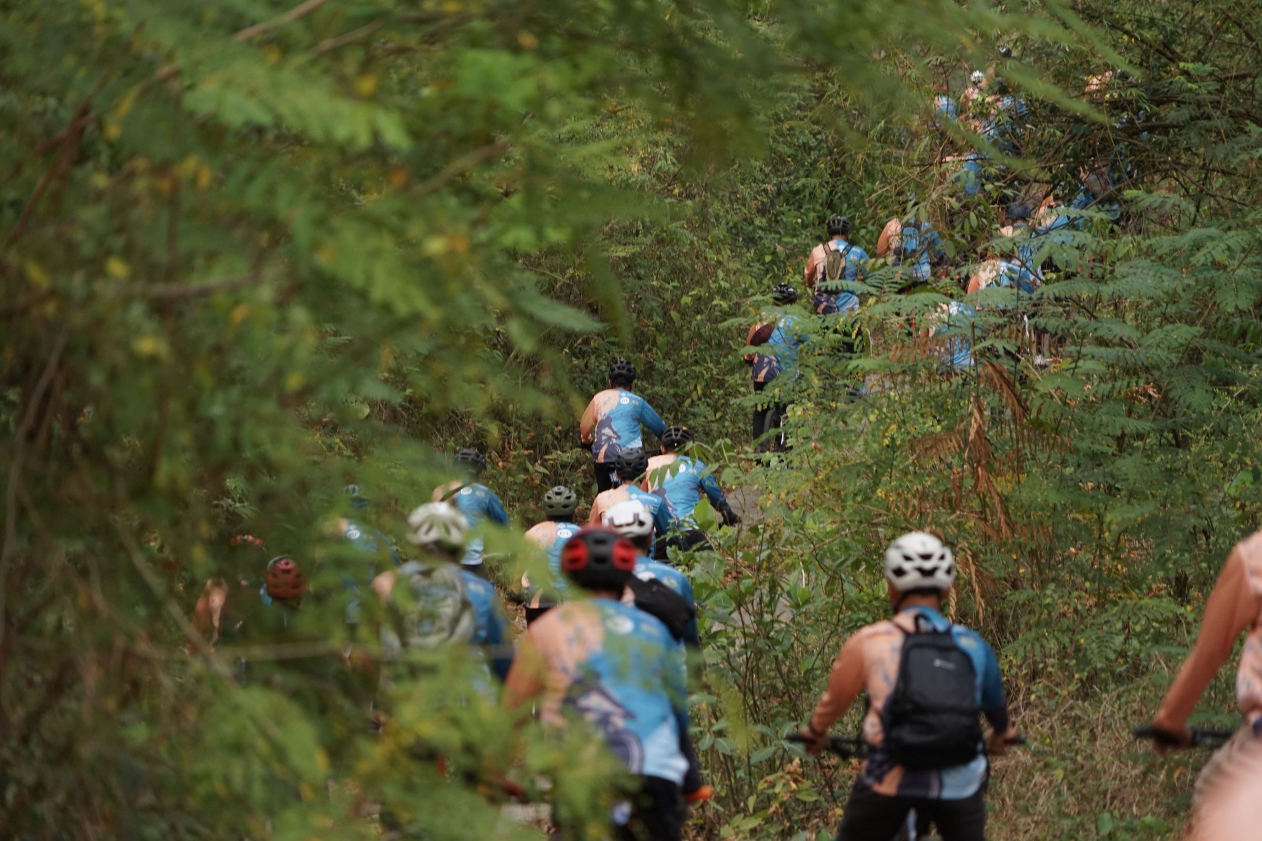 Peserta mulai gowes